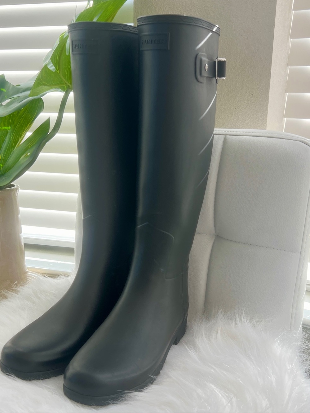 Hunter Tall Matte Black Tall Rain Boots w/Side Buckle Women’s Sz 8, Like New - Picture 11 of 16